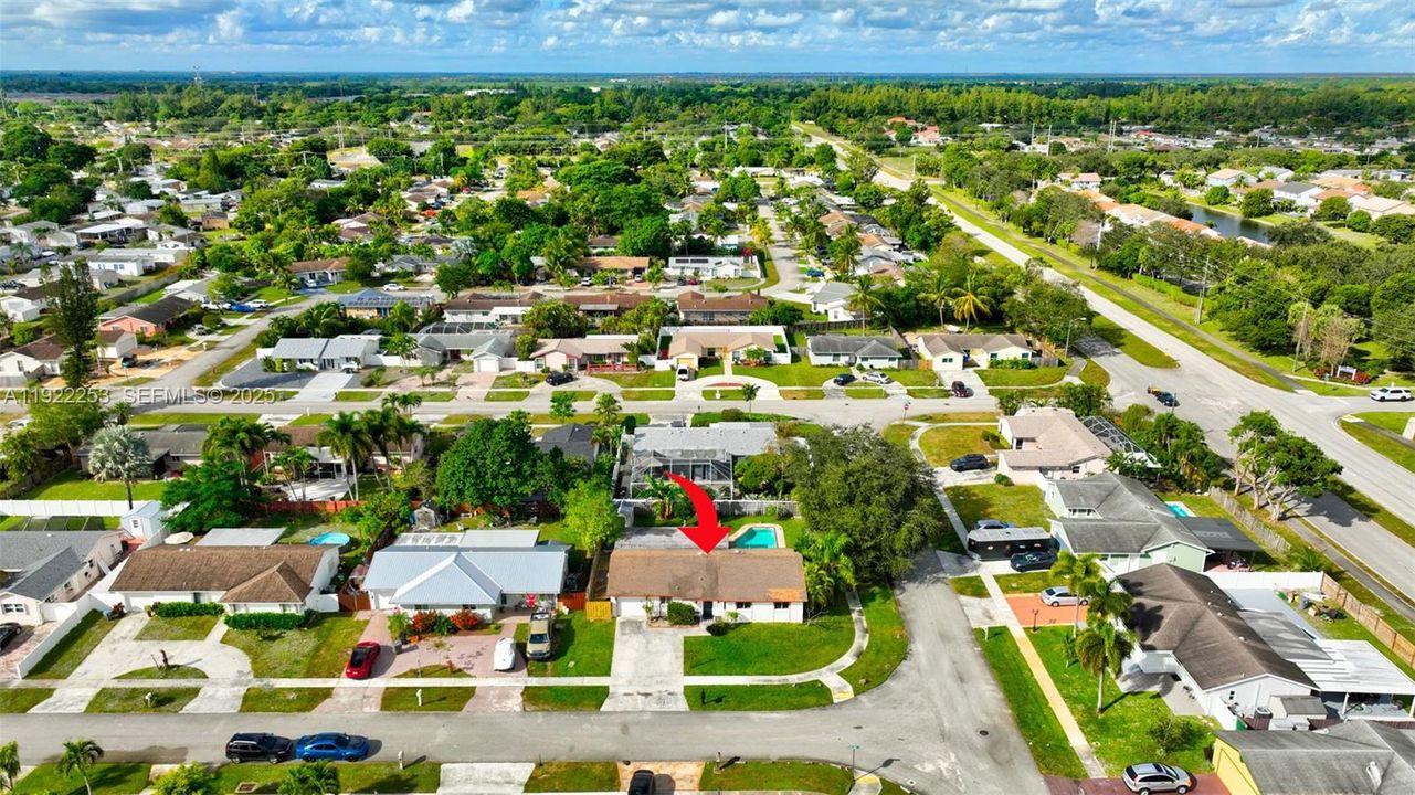 Под контрактом: $595,000 (3 спален, 2 ванн, 1527 Квадратных фут)