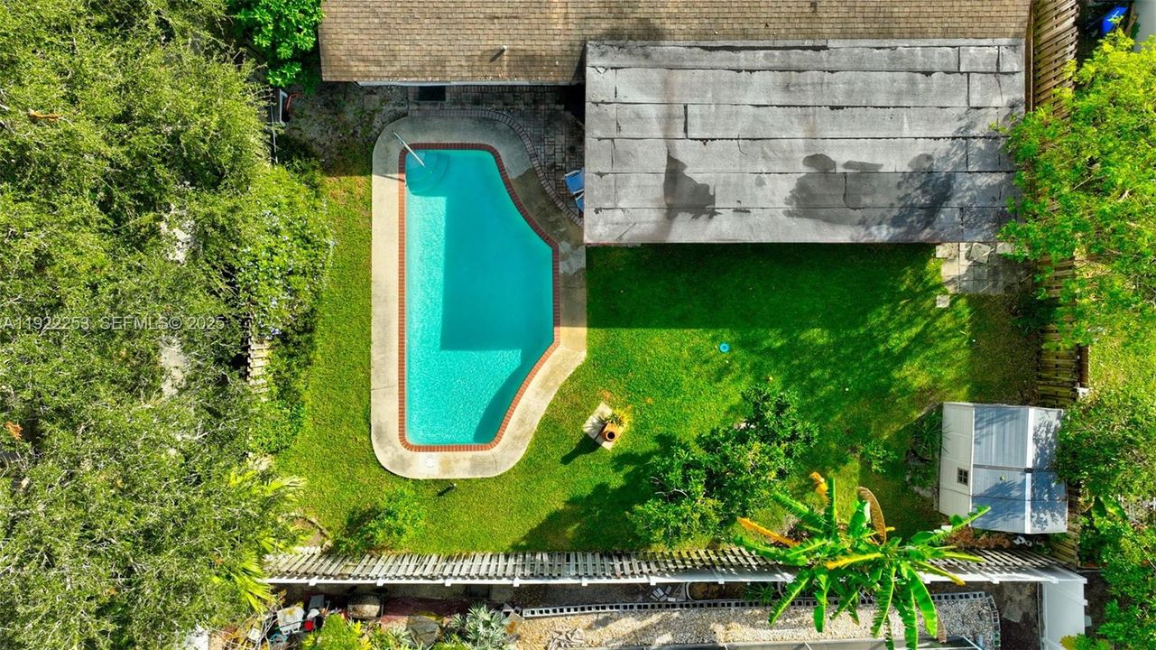 Под контрактом: $595,000 (3 спален, 2 ванн, 1527 Квадратных фут)