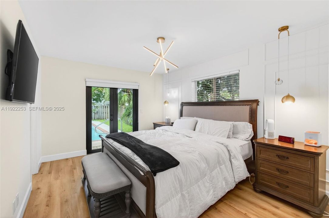 Под контрактом: $595,000 (3 спален, 2 ванн, 1527 Квадратных фут)