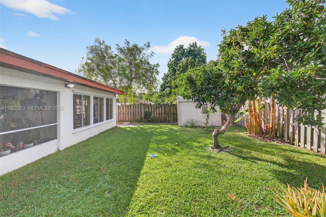 Под контрактом: $595,000 (3 спален, 2 ванн, 1527 Квадратных фут)