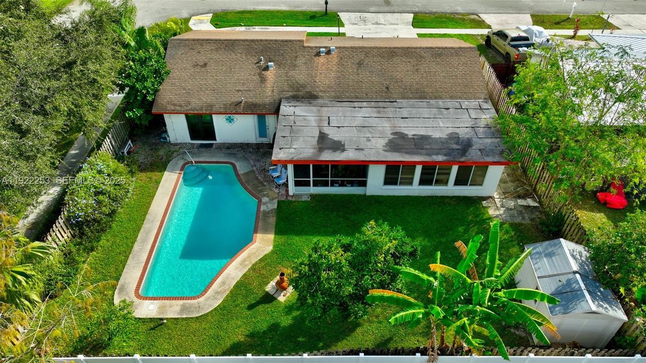 Под контрактом: $595,000 (3 спален, 2 ванн, 1527 Квадратных фут)