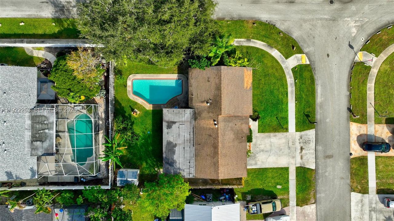 Под контрактом: $595,000 (3 спален, 2 ванн, 1527 Квадратных фут)