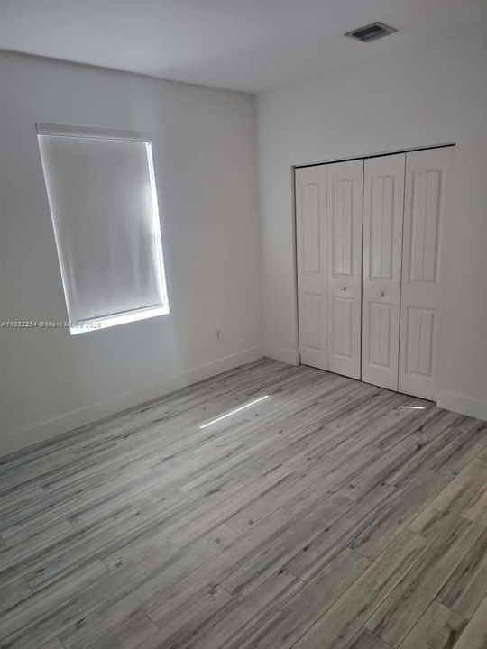 For Rent: $1,500 (1 beds, 1 baths, 2275 Square Feet)