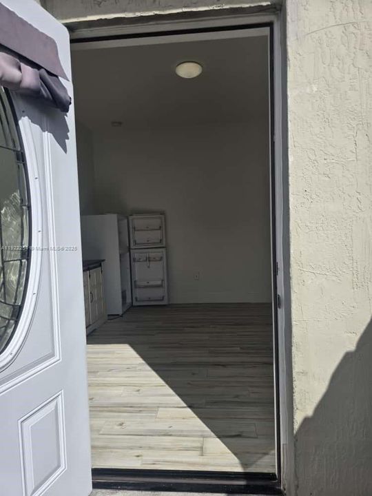 For Rent: $1,500 (1 beds, 1 baths, 2275 Square Feet)