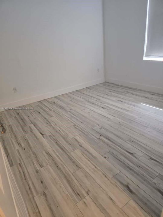 For Rent: $1,500 (1 beds, 1 baths, 2275 Square Feet)