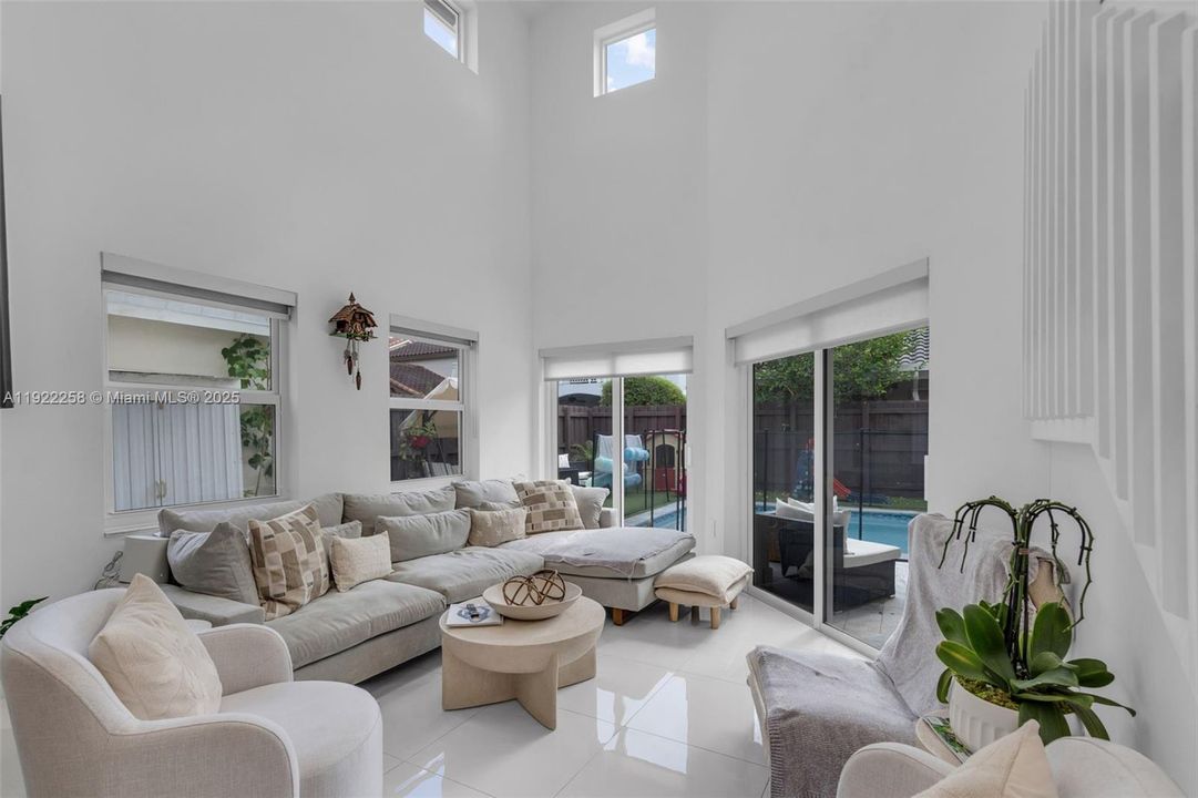 For Rent: $4,200 (3 beds, 2 baths, 1895 Square Feet)