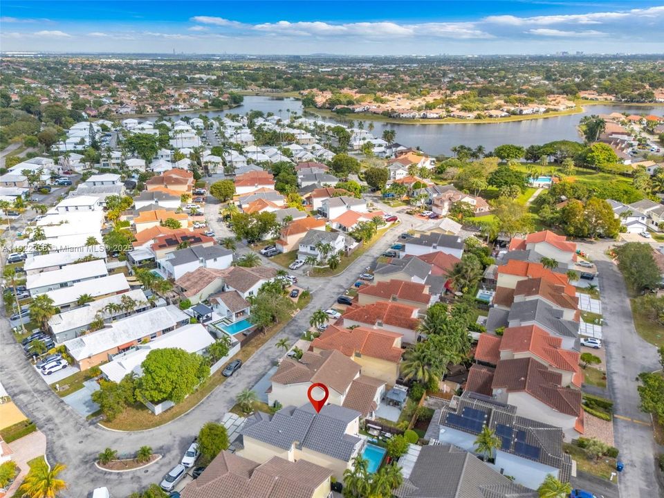 For Rent: $4,200 (3 beds, 2 baths, 1895 Square Feet)