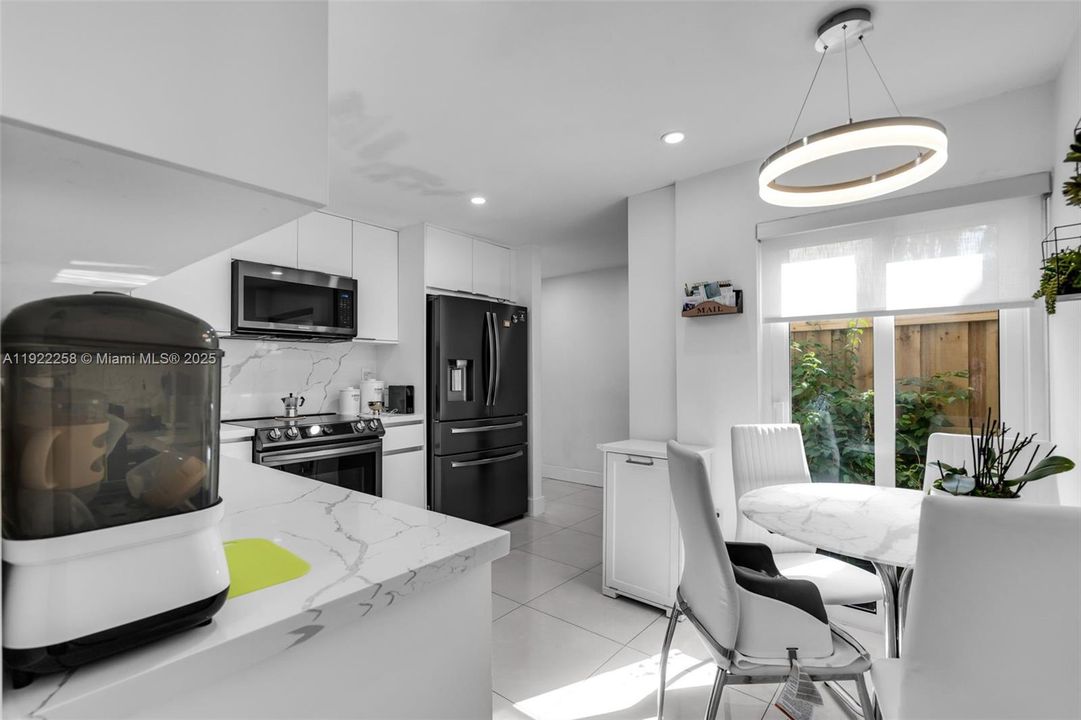 For Rent: $4,200 (3 beds, 2 baths, 1895 Square Feet)