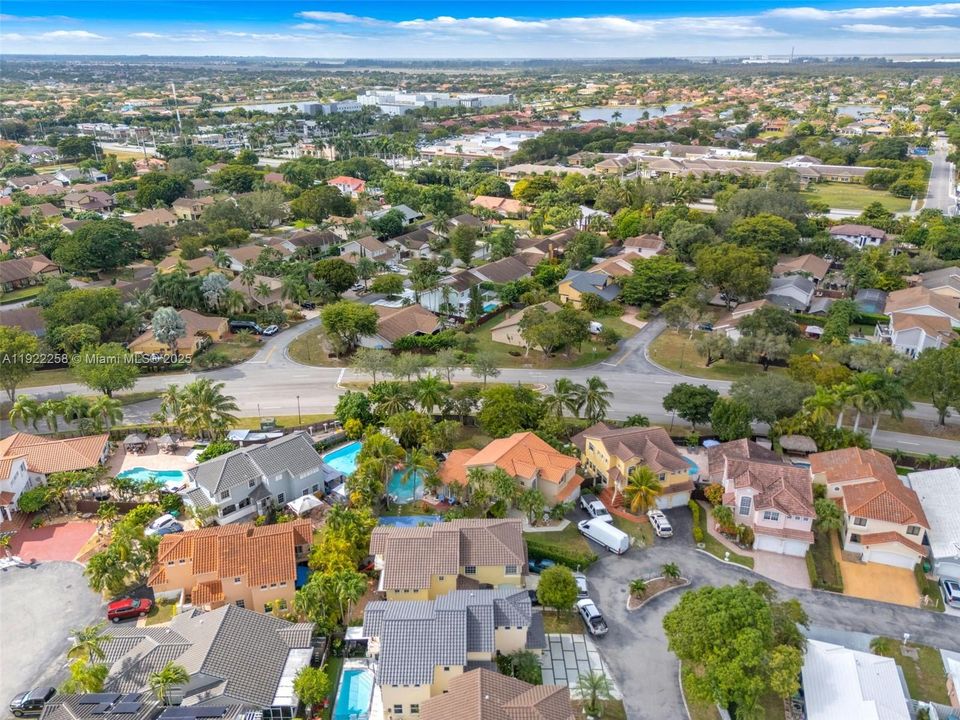 For Rent: $4,200 (3 beds, 2 baths, 1895 Square Feet)