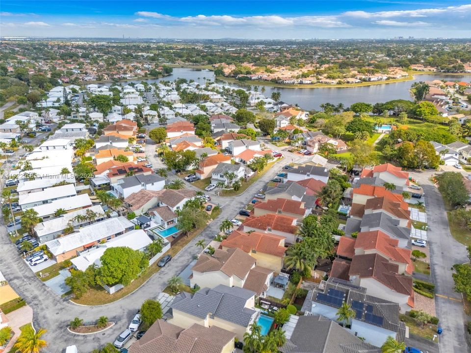 For Rent: $4,200 (3 beds, 2 baths, 1895 Square Feet)