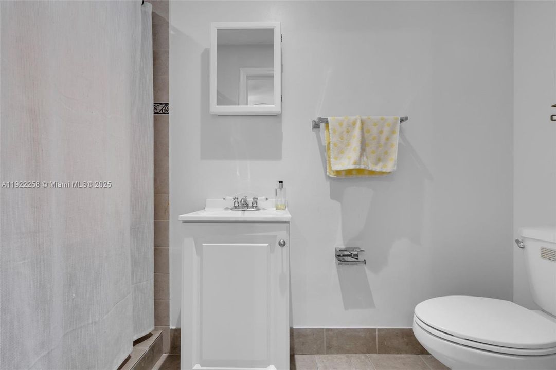 For Rent: $4,200 (3 beds, 2 baths, 1895 Square Feet)