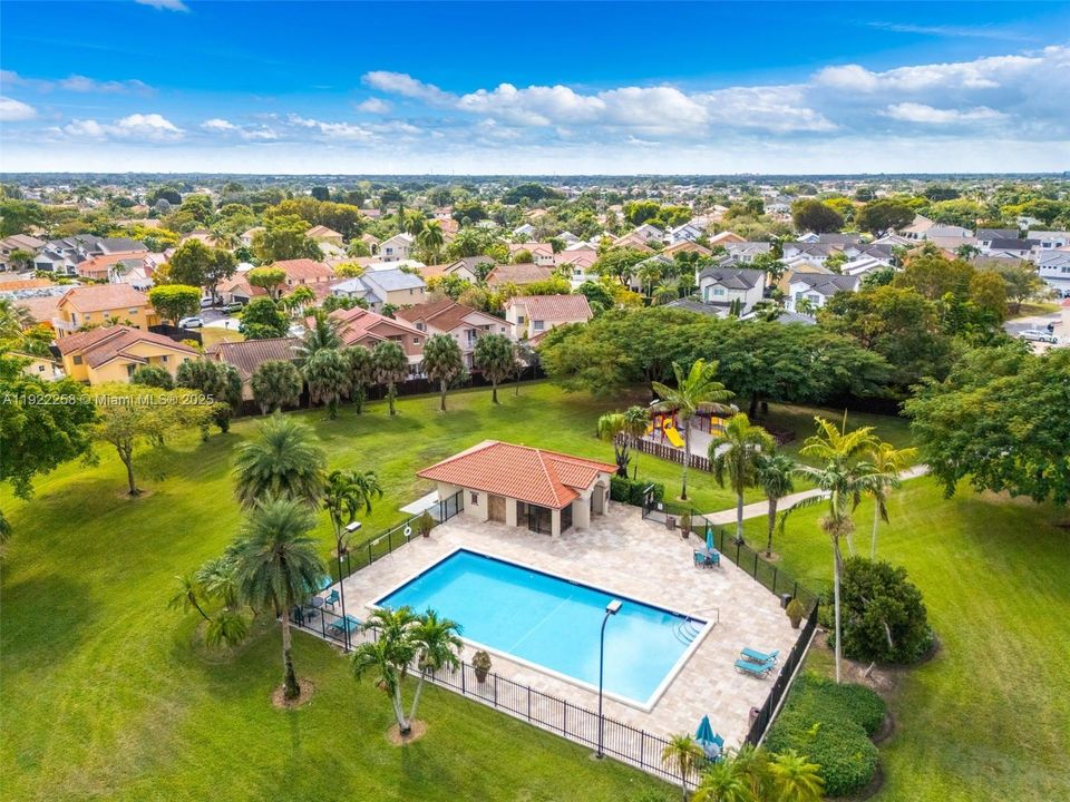 For Rent: $4,200 (3 beds, 2 baths, 1895 Square Feet)