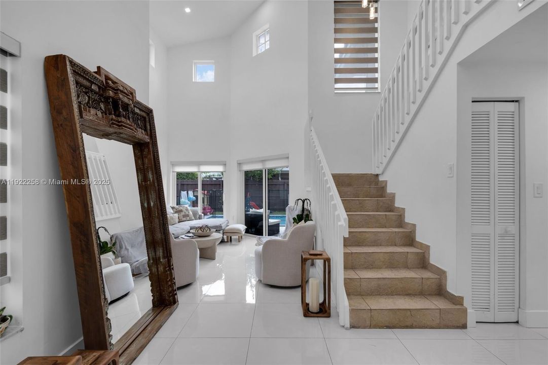 For Rent: $4,200 (3 beds, 2 baths, 1895 Square Feet)