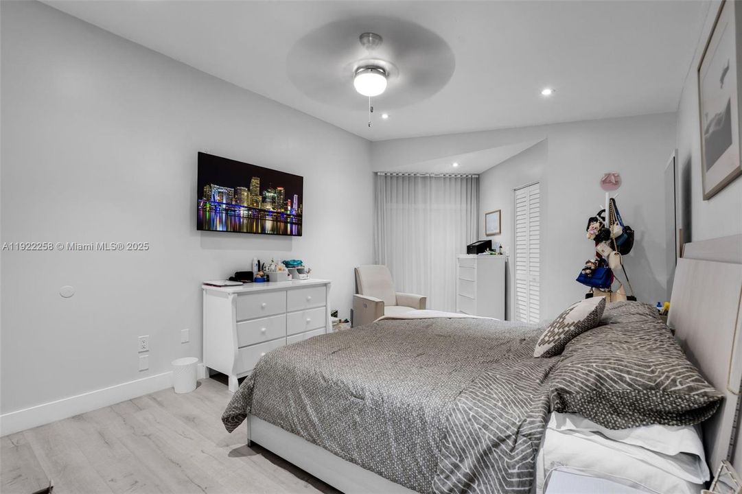 For Rent: $4,200 (3 beds, 2 baths, 1895 Square Feet)