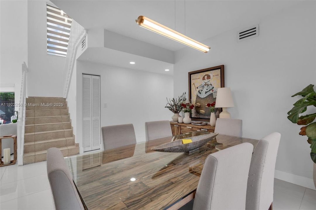 For Rent: $4,200 (3 beds, 2 baths, 1895 Square Feet)