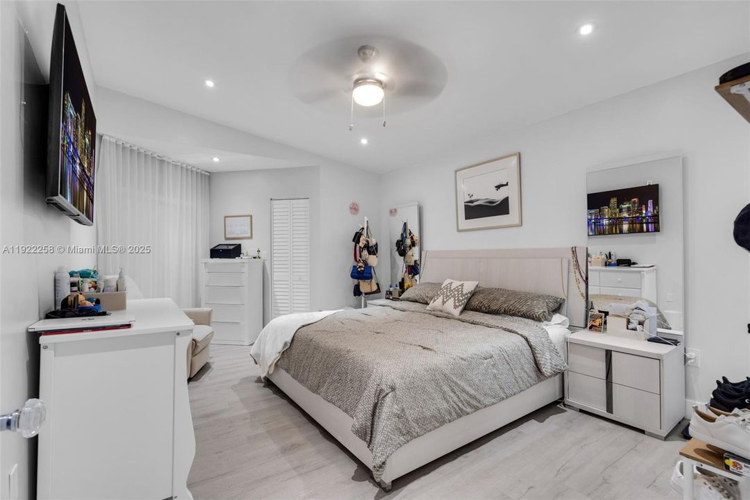 For Rent: $4,200 (3 beds, 2 baths, 1895 Square Feet)