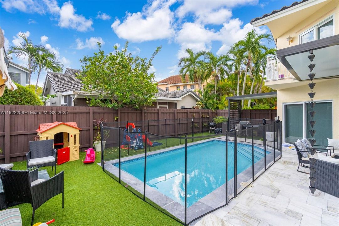 For Rent: $4,200 (3 beds, 2 baths, 1895 Square Feet)