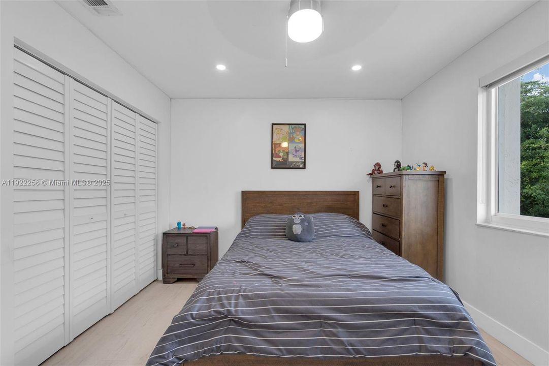 For Rent: $4,200 (3 beds, 2 baths, 1895 Square Feet)