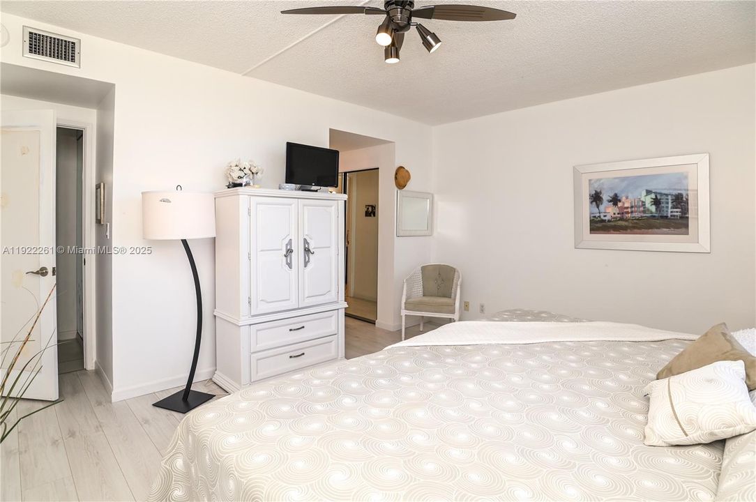 En Venta: $169,000 (1 camas, 1 baños, 844 Pies cuadrados)