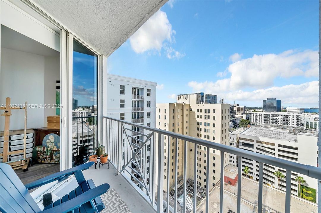 For Sale: $499,990 (1 beds, 1 baths, 666 Square Feet)