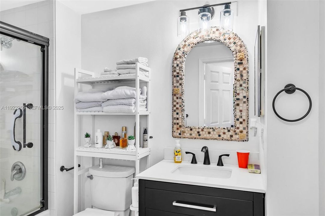 For Sale: $499,990 (1 beds, 1 baths, 666 Square Feet)