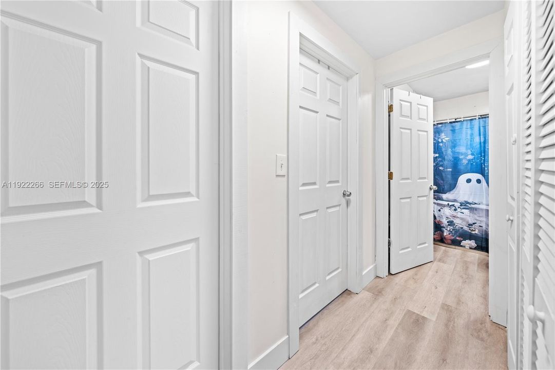 For Sale: $540,000 (2 beds, 1 baths, 1096 Square Feet)