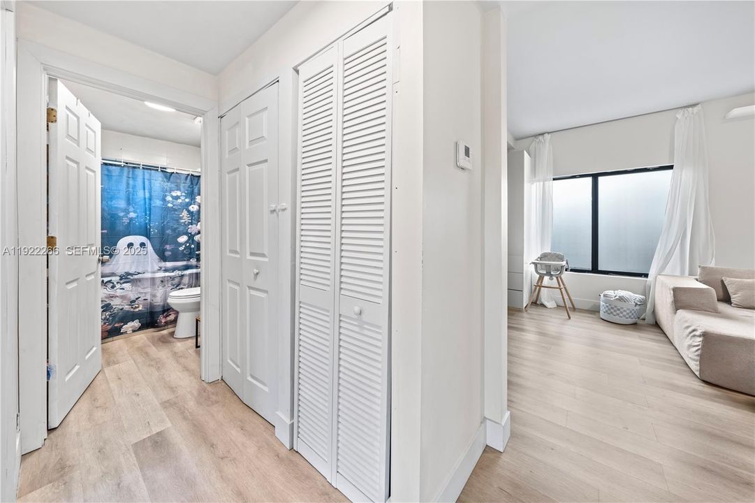 For Sale: $540,000 (2 beds, 1 baths, 1096 Square Feet)