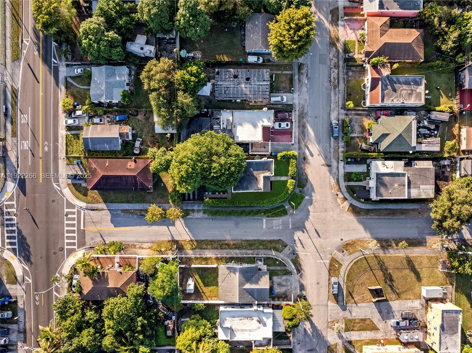 For Sale: $540,000 (2 beds, 1 baths, 1096 Square Feet)