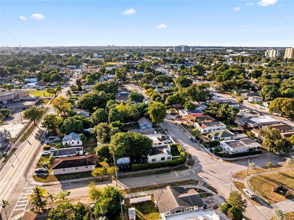 For Sale: $540,000 (2 beds, 1 baths, 1096 Square Feet)