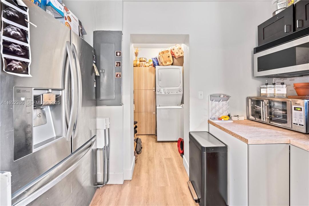 For Sale: $540,000 (2 beds, 1 baths, 1096 Square Feet)