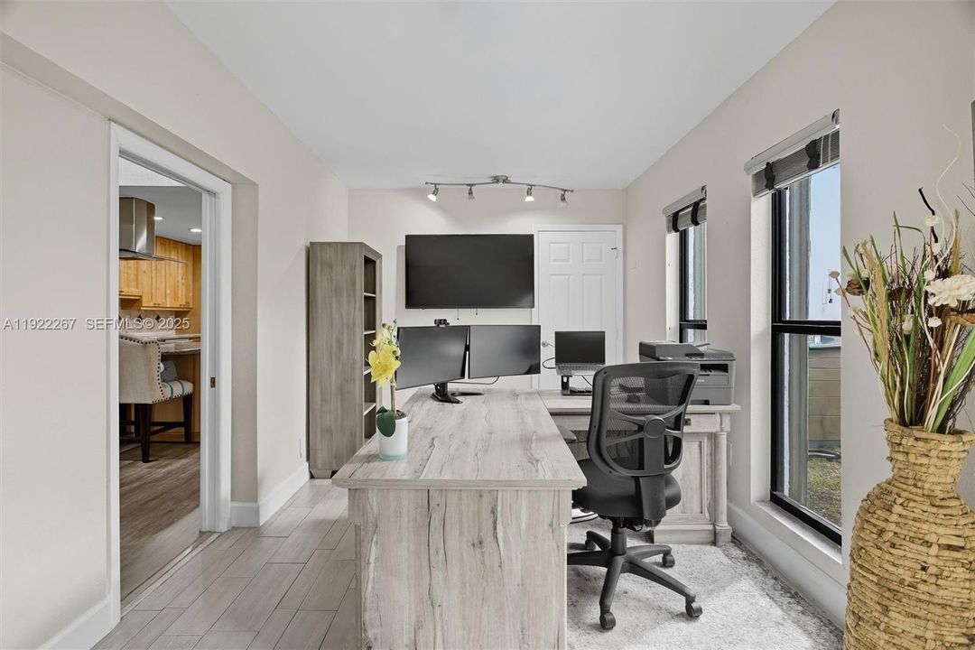 For Rent: $5,200 (4 beds, 2 baths, 1928 Square Feet)