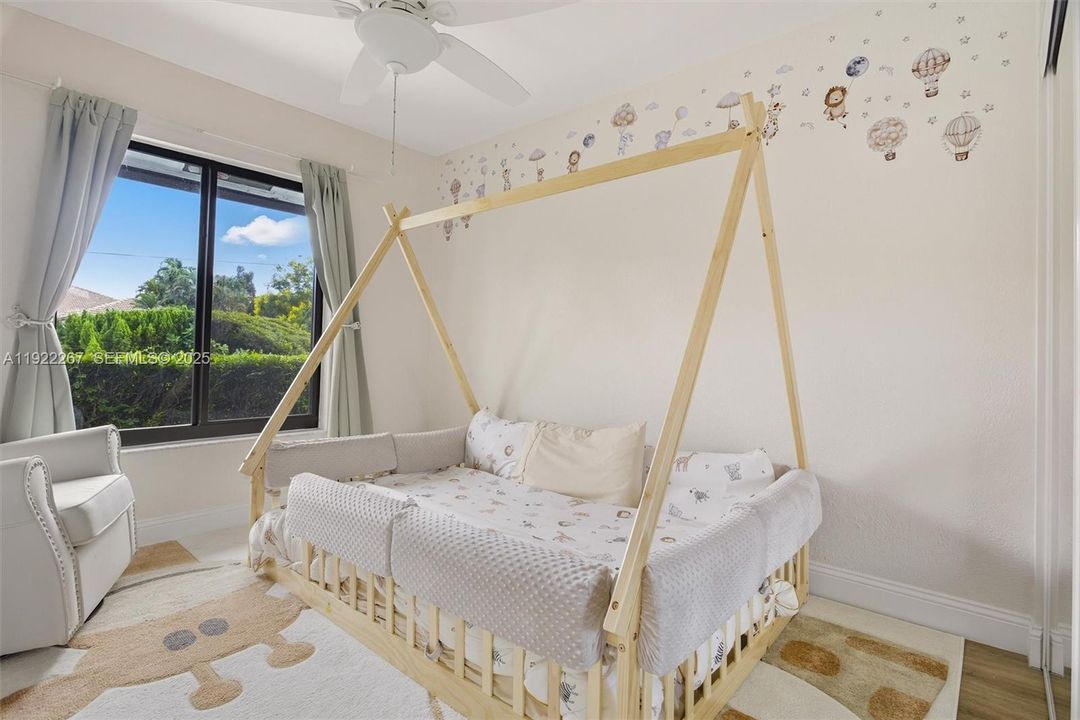 For Rent: $5,200 (4 beds, 2 baths, 1928 Square Feet)