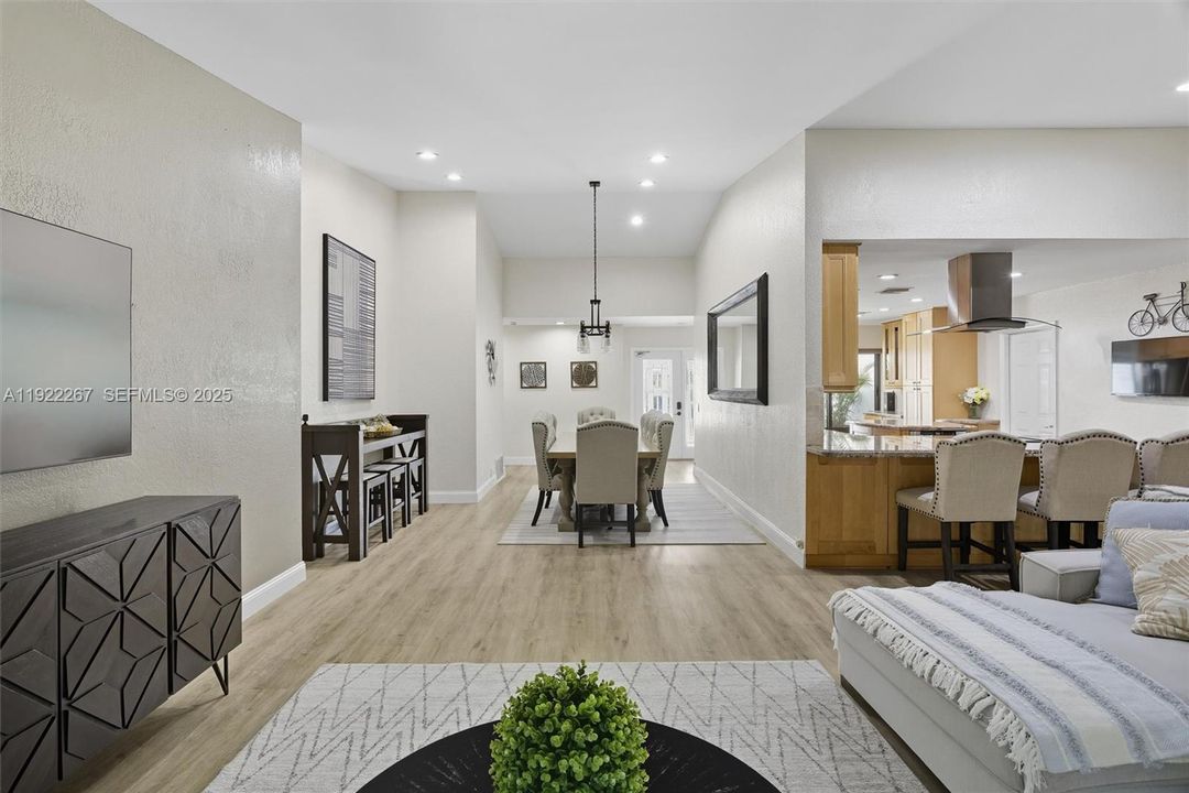 For Rent: $5,200 (4 beds, 2 baths, 1928 Square Feet)