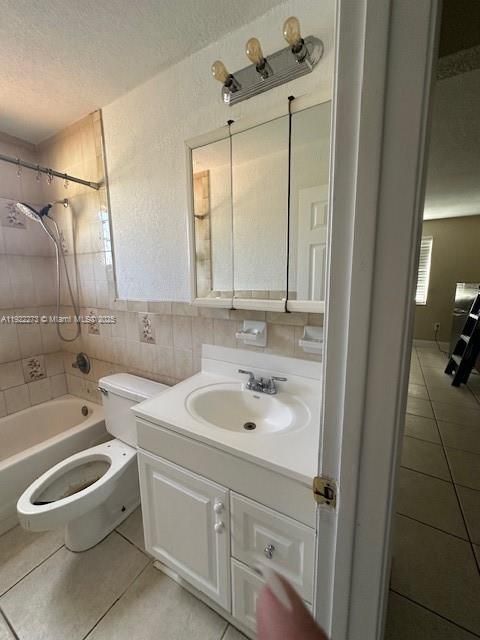 For Rent: $1,750 (1 beds, 1 baths, 700 Square Feet)