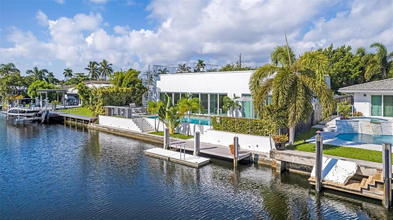 For Sale: $2,266,999 (4 beds, 4 baths, 2984 Square Feet)