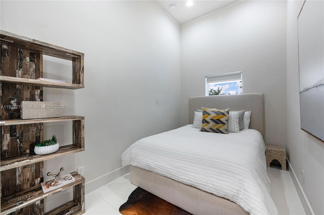 For Sale: $2,266,999 (4 beds, 4 baths, 2984 Square Feet)