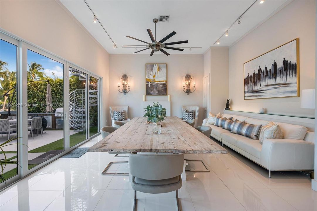 For Sale: $2,266,999 (4 beds, 4 baths, 2984 Square Feet)