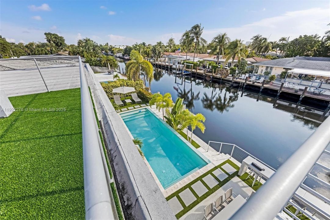 For Sale: $2,266,999 (4 beds, 4 baths, 2984 Square Feet)