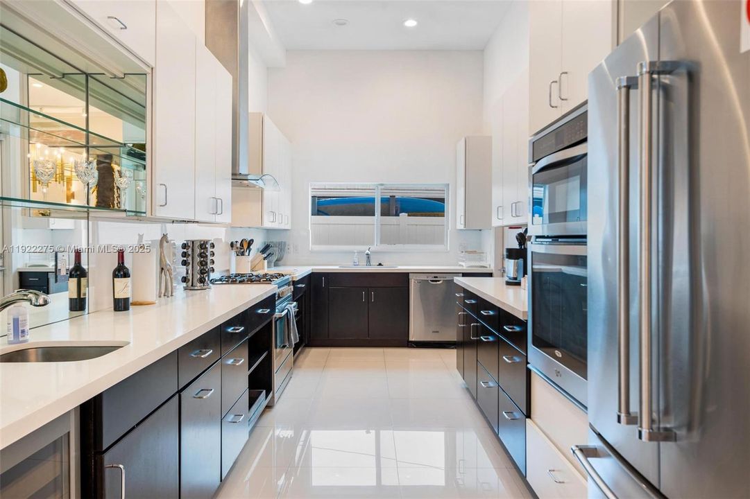 For Sale: $2,266,999 (4 beds, 4 baths, 2984 Square Feet)