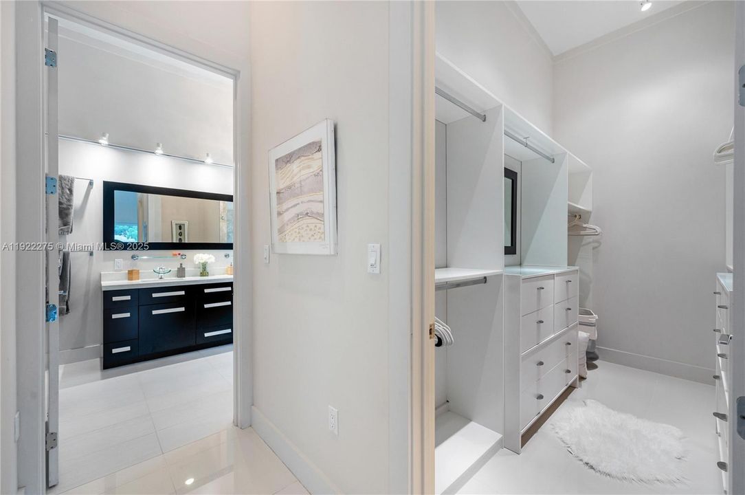 For Sale: $2,266,999 (4 beds, 4 baths, 2984 Square Feet)