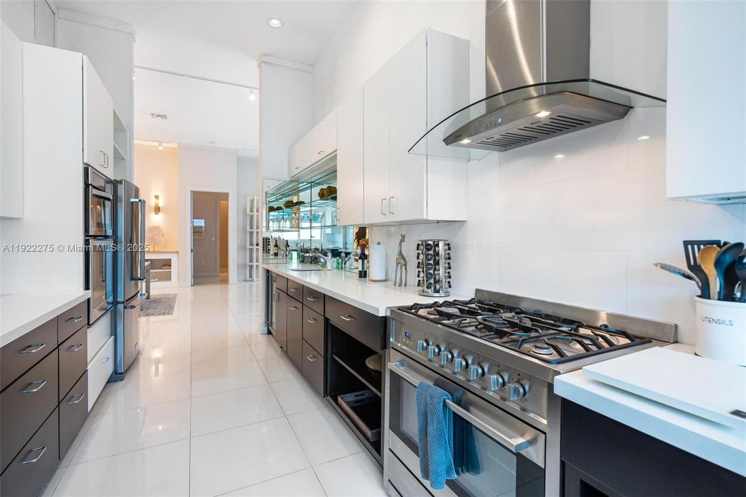 For Sale: $2,266,999 (4 beds, 4 baths, 2984 Square Feet)