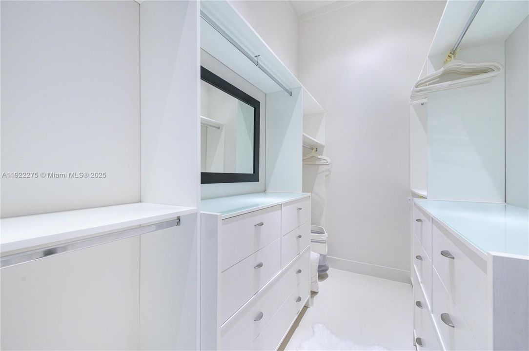 For Sale: $2,266,999 (4 beds, 4 baths, 2984 Square Feet)