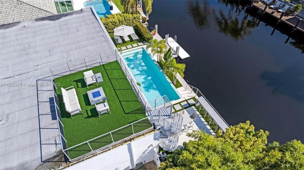 For Sale: $2,266,999 (4 beds, 4 baths, 2984 Square Feet)