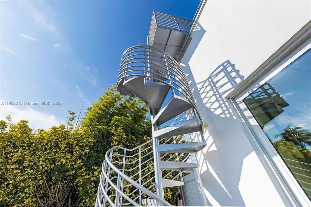 For Sale: $2,266,999 (4 beds, 4 baths, 2984 Square Feet)