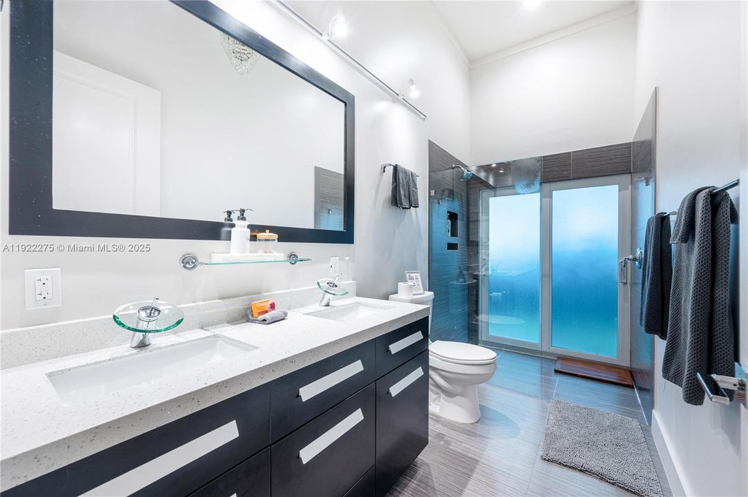 For Sale: $2,266,999 (4 beds, 4 baths, 2984 Square Feet)