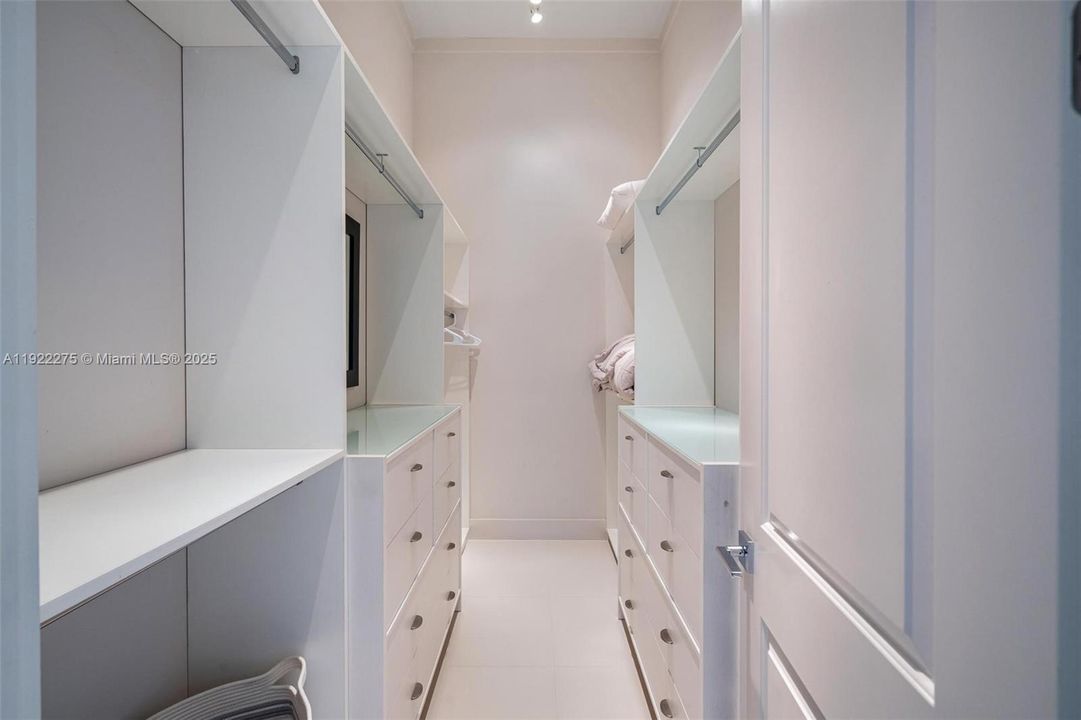 For Sale: $2,266,999 (4 beds, 4 baths, 2984 Square Feet)