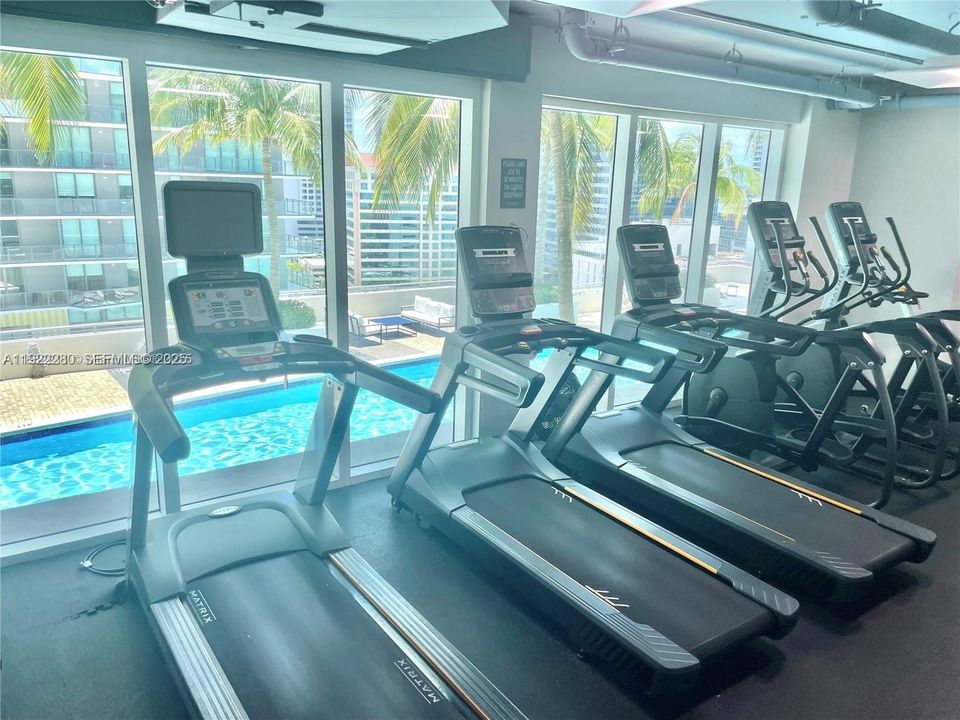 For Sale: $715,000 (2 beds, 2 baths, 1148 Square Feet)