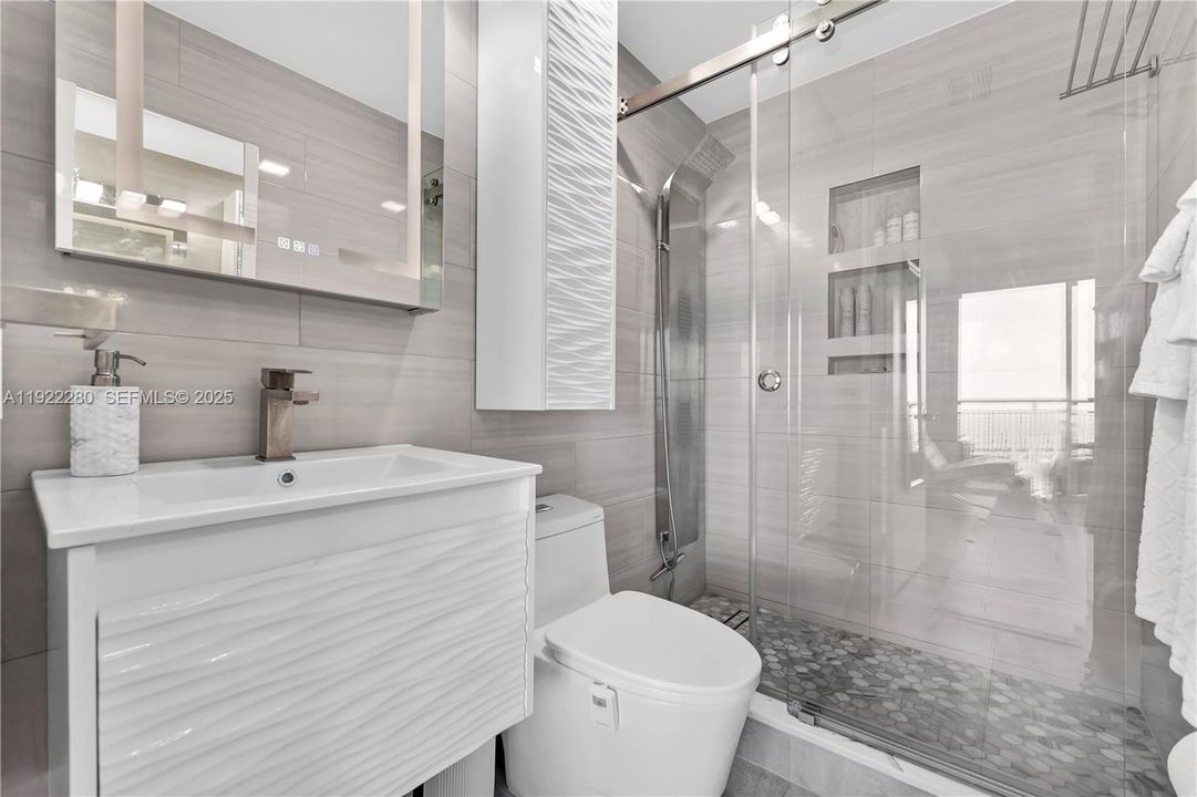 For Sale: $715,000 (2 beds, 2 baths, 1148 Square Feet)