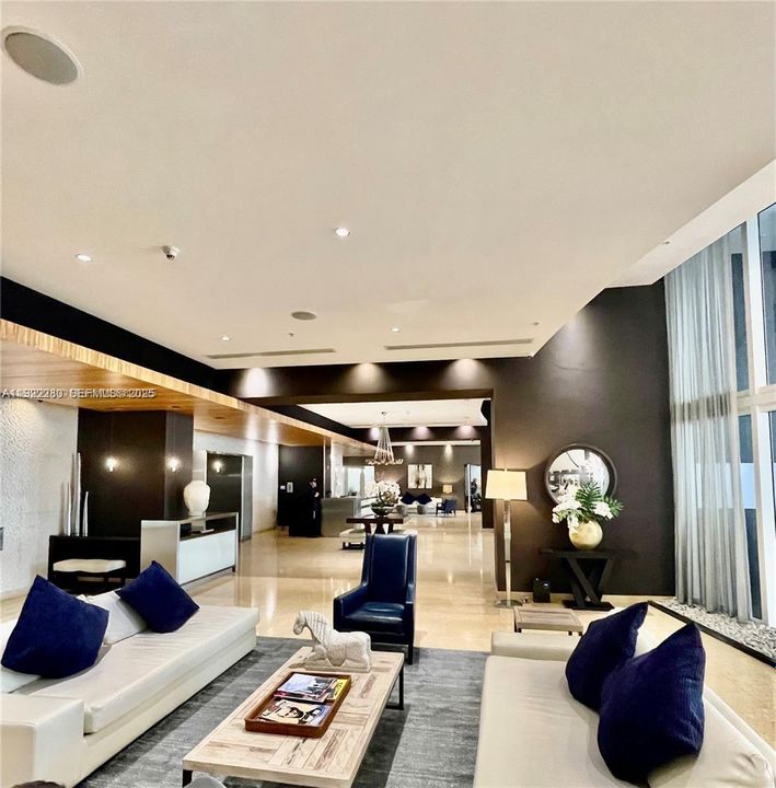 Lobby with excellent presentation