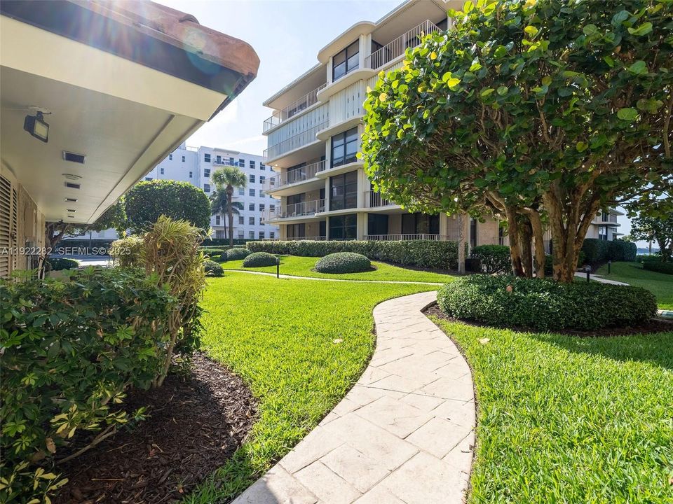 For Rent: $6,000 (3 beds, 3 baths, 1719 Square Feet)